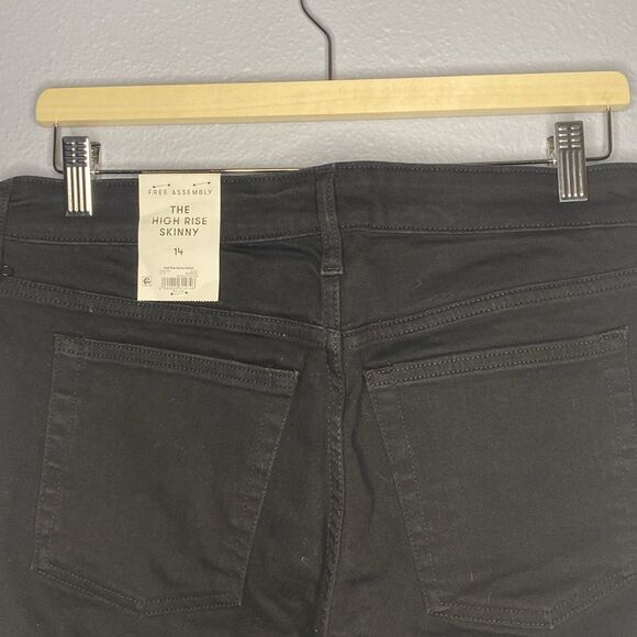 NWT New Free Assembly Black High Rise Skinny Jeans Size 14 - Picture 8 of 12